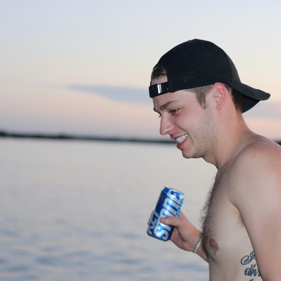 Meet your Posher - Picture 9 of 14